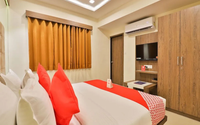 OYO 13032 Shiv Sagar Palace