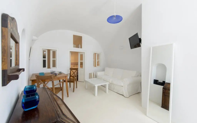 Cave Agapi Oia