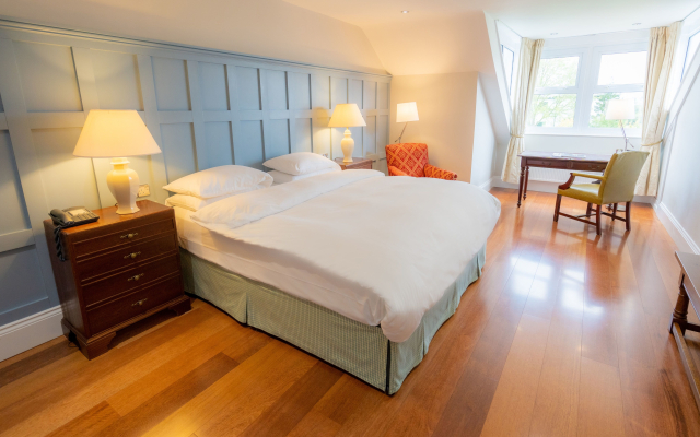 Dunraven Arms Hotel 