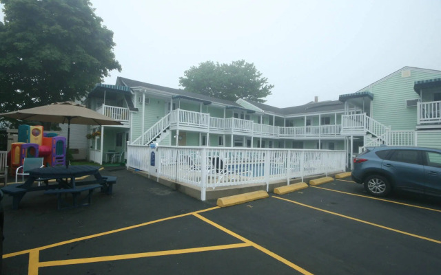 White Cap Village