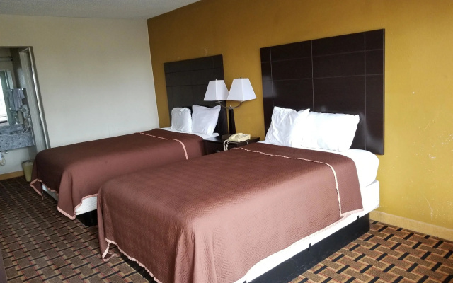 Super 7 Inn