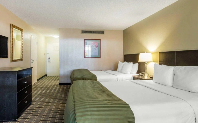 Clarion Inn