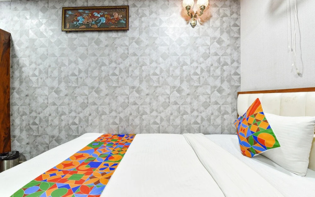 Fabhotel Queens Hub