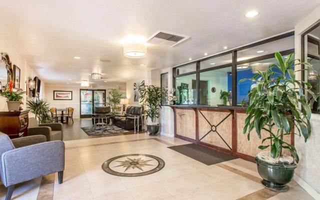 Rodeway Inn & Suites Colton