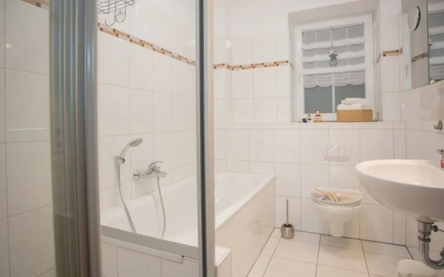 Bright Flat in Neuastenberg With Terrace