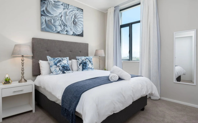 Axis Luxury Apartments  by Century City Hotels
