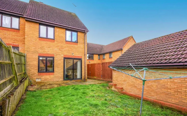 3 Bed House - Sleeps 7 - Garden - Parking - Wifi