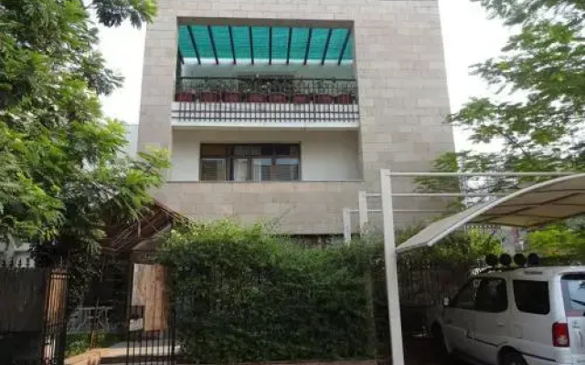 Cinnamon Homestay off Sohna Road