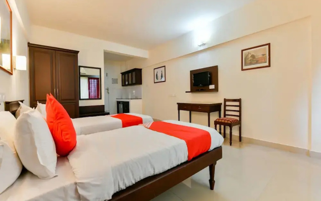 OYO 16663 Plaza Suites Hotel