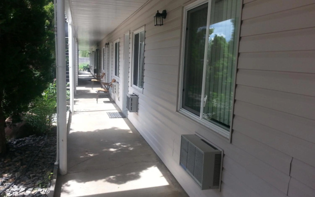 Clearwater Country Inn & RV Park