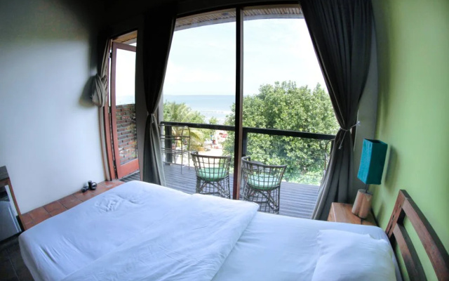 巴厘岛专业冲浪营旅舍(Pro Surf Camp Bali)