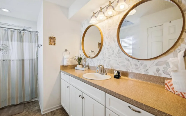Pelican Path by Ryson Vacation Rentals