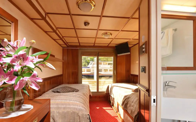 Florentina boat