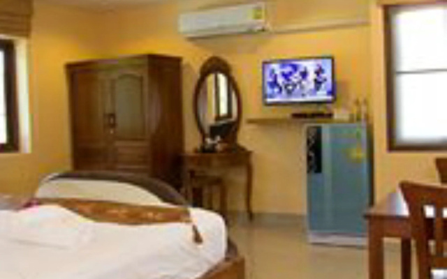 Hathai House Resort