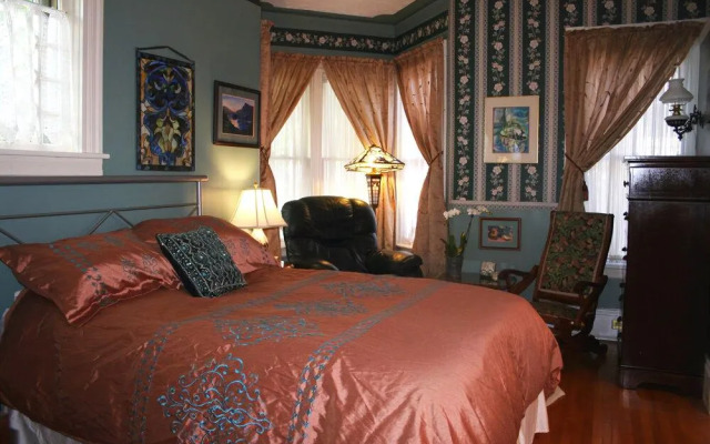 A Boat to Sea Bed & Breakfast