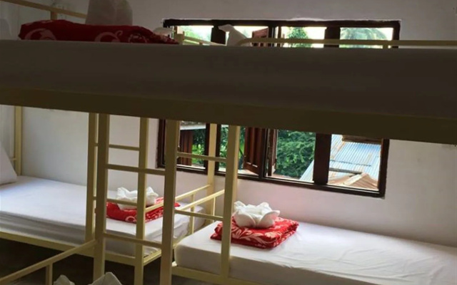 Vongprachan Backpackers Hostel