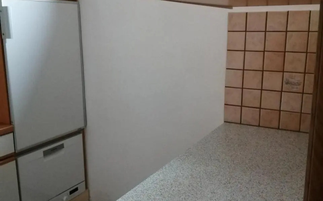 2 Zimmerwohnung Mit Kuche U. Bad