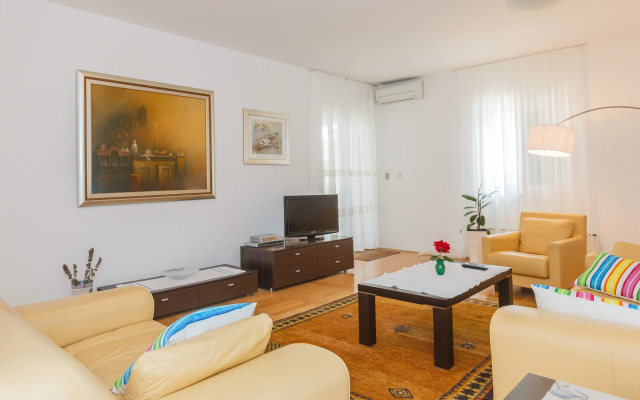 House Sanda