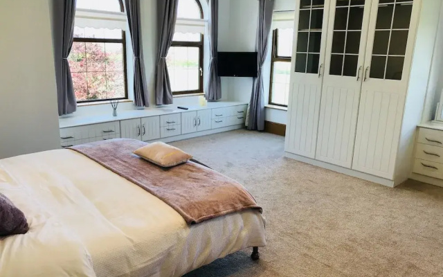 Beechtree Manor Stunning 4 Bedroom Home