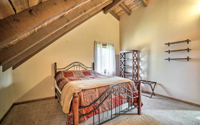 Cabin on Kenai Peninsula: Family & Group Friendly!