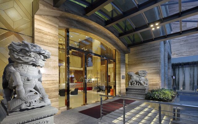 Отель Sherwood Suites вид на фасад