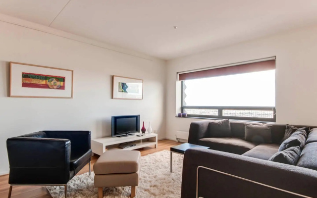 Amazing Apartment on 39th floor 772