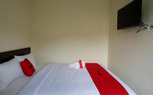 RedDoorz near Terminal Mendolo Wonosobo