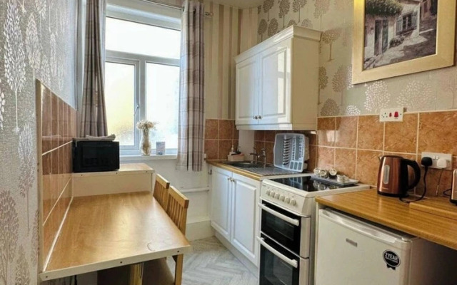 Apartment Sleeps 2- Wifi, Near Beach &pet Friendly