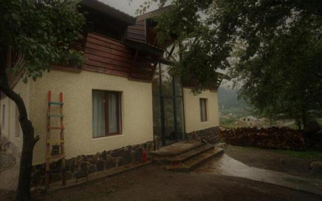 Отель Ioska's House Грузия, Местиа - отзывы, цены и фото номеров - забронировать отель Ioska's House онлайн вид на фасад