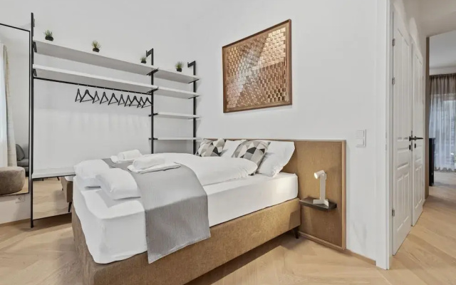 Living No. 5 by GT7 Hospitality