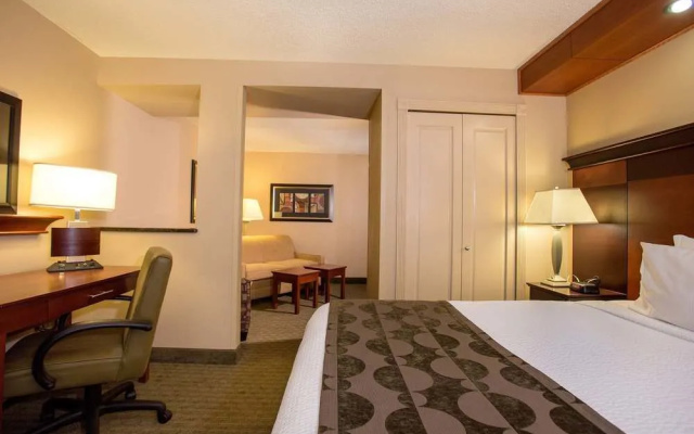Fairfield Inn & Suites Detroit Livonia