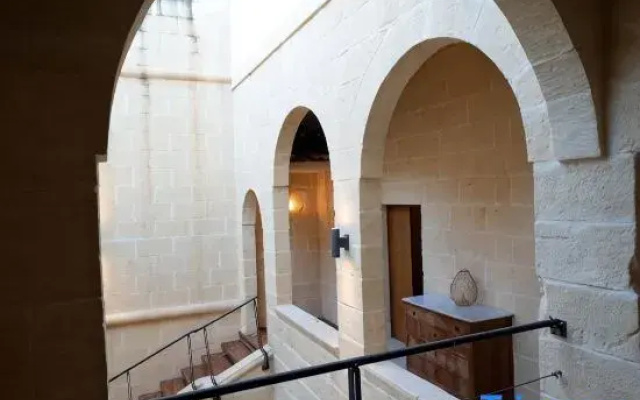 OneFifty - 4 bedrooms (sleeps 8+2 kids) Xaghra village