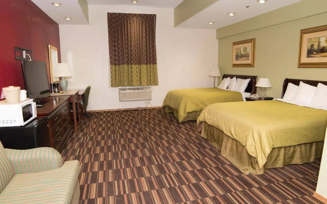 HomeTown Inn & Suites