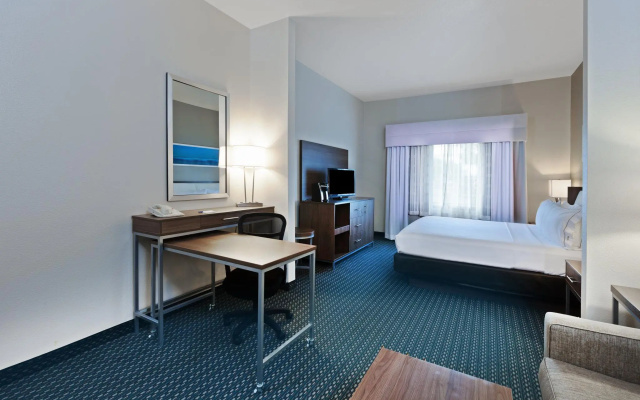 Holiday Inn & Suites Pharr
