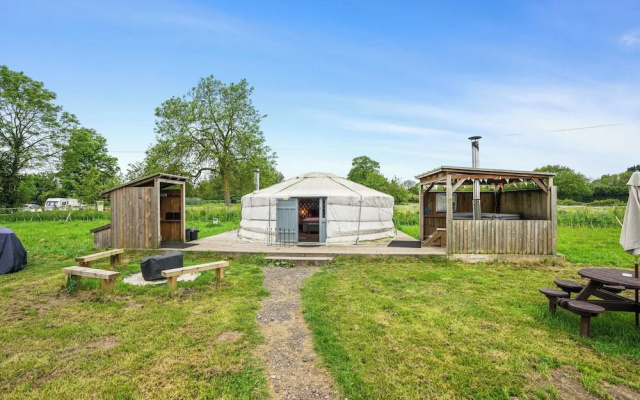 Glamp and Tipple