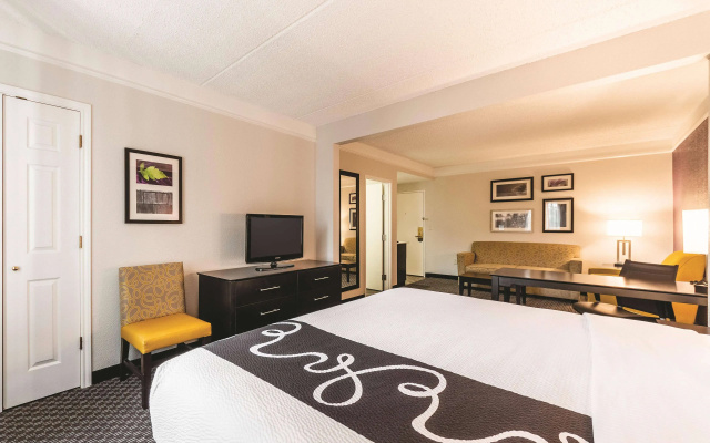 La Quinta Inn & Suites by Wyndham San Antonio Downtown