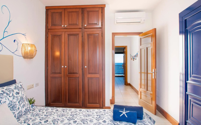 FRONTLINE VILLA 26, well-designed with a heated pool