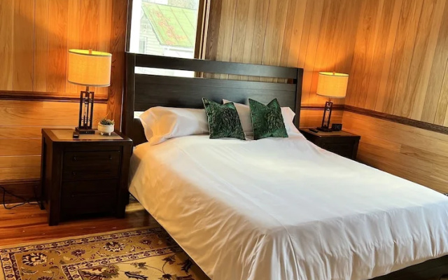 Monterey Inn