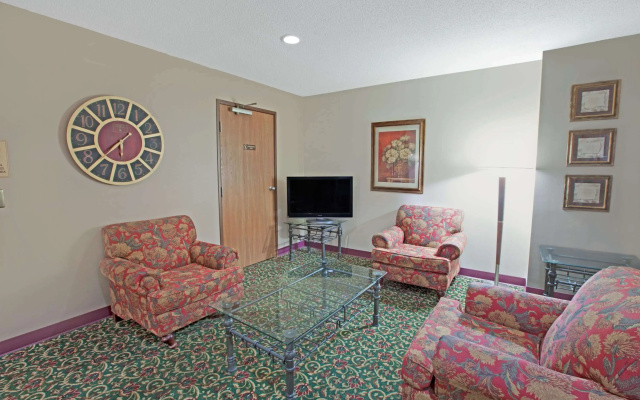 Baymont Inn & Suites by Wyndham Richmond