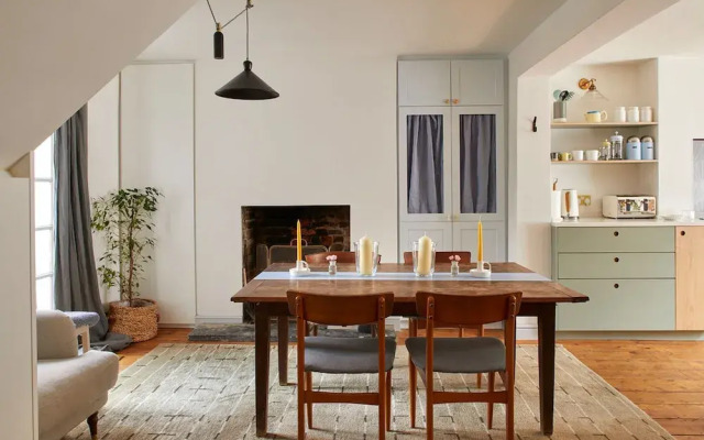 JOIVY Stylish 2-Bed House W/ Private Garden In Hackney
