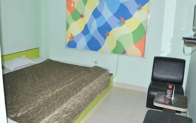 OYO 3311 Hotel Apple 9