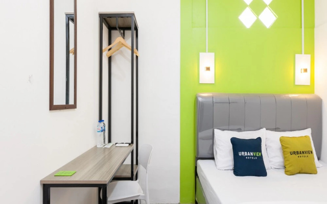 Urbanview Don Juan Pondok Gede by RedDoorz