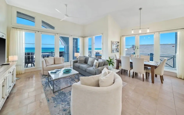 Paradise Loft 3 Bedroom Townhouse by RedAwning