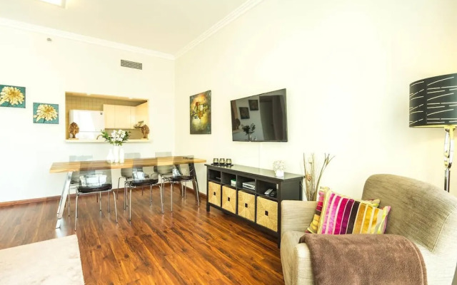 Upscale 1BR - Sea Views - Direct Beach Access!