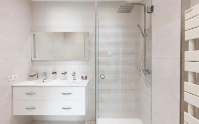 Mariott Area: Sunny 2 Beds /2 Baths