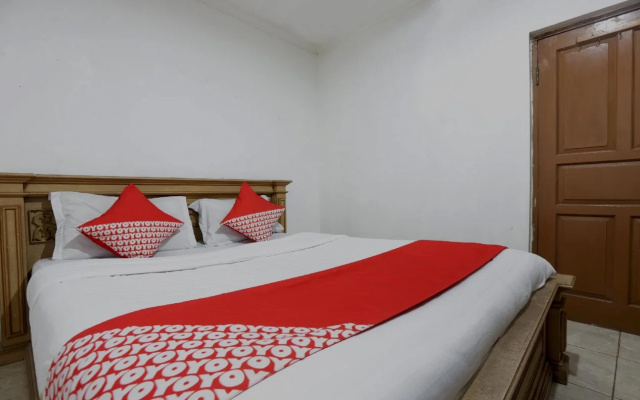 OYO 132 Anggrek Murni Residence