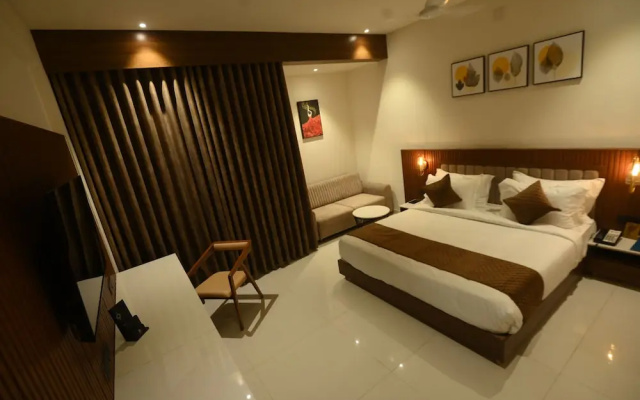 Kings Kraft Tremezzo Inn Somnath