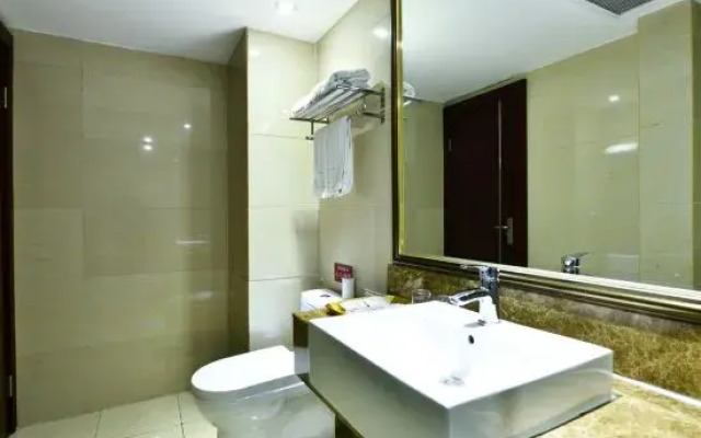 Ripple Hotel (Chengdu Shuhan East Road Yipin Tianxia Metro Station)