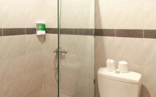 OYO 817 Mesari Beach Inn