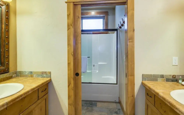 56540 Sunstone Loop 4 Bedroom Home